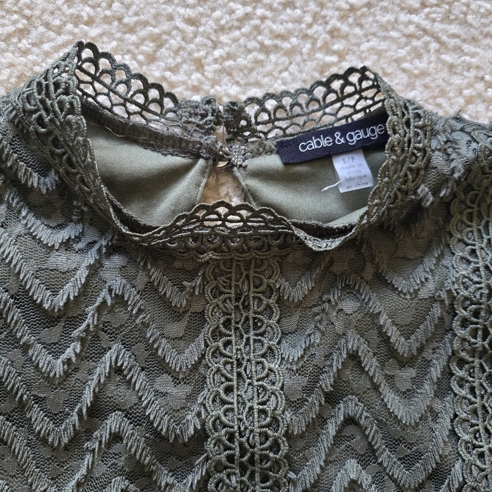 🌈Cable & Gauge Green Regalcore Short Sleeve High Neckline - Picture 3 of 8